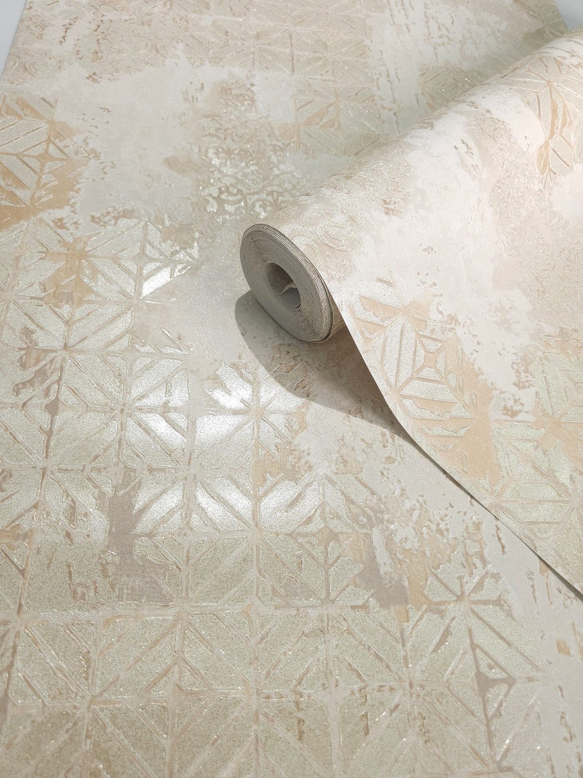 TEXTURED STENCIL DECORATIVE DESIGN
